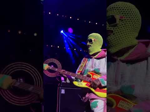 whateva the fyuck… MonoNeon 🥎 #mononeon