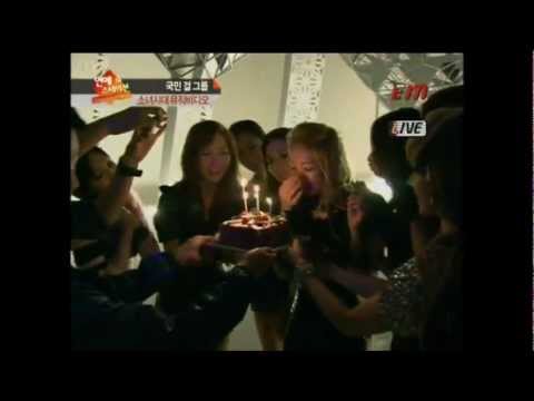 SNSD Members Celebrate Hyoyeon's 22nd Birthday