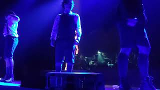 Fundo do Breu - Despertar da Primavera (The Mirror-Blue Night - Spring Awakening)