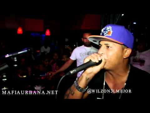Alex B El Batallon Y Wilzon 3l Mejor Presentacion En Malaya's Night Club En Lawrence,Mass