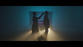 Videoklip DJ Wich - Proplouvám (ft. Paulie Garand & Martin Svátek) s textom piesne