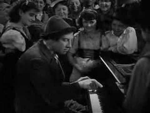 Chico Marx - All I do is dream of you (A night at the opera)