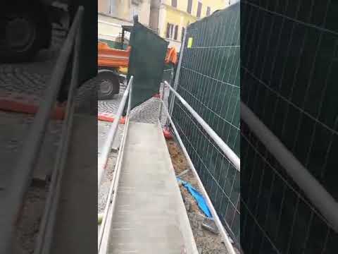 Osimo, i lavori in centro bloccano l'ingresso del ristorante