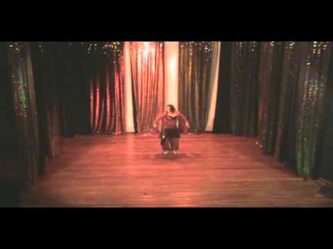 Dúnia La Luna no Espetáculo Flame