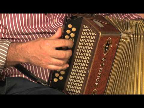 Traditional Irish Music from LiveTrad.com: Shoot The Crows Clip 4