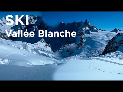 Crossing the Vallée Blanche Aiguille du Midi Petit Envers du Plan Montenvers ski touring