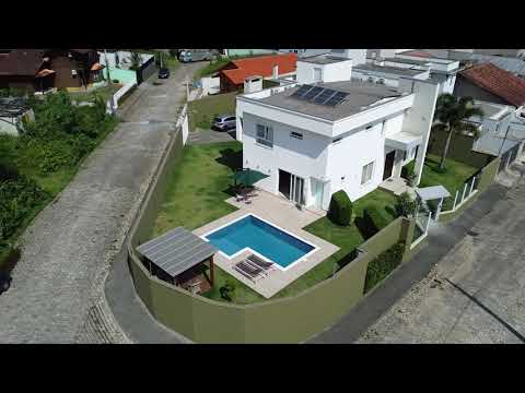 Casa à venda no loteamento Tivoli, ao lado do City Figueiras.