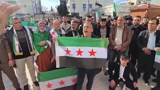 مظاهرة في إعزاز للتندد بانزال  العلم السوري في عين العرب خلال احتفالات عيد ال