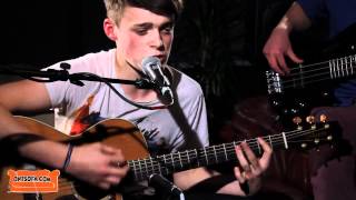 The Specs - Two Doors Down (Mystery Jets cover) - Ont&#39; Sofa Session