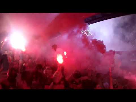 "La 12 Alajuelense (Clásico Nacional)" Barra: La 12 &bull; Club: Alajuelense