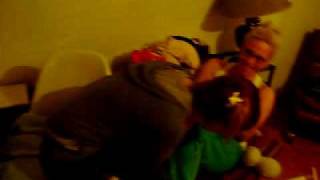 mayra jugando al laberinto del miedo