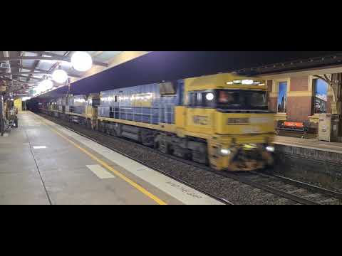 5SM2 With Coil Steel Wagons Behind The Locomotives