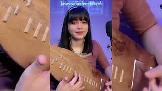 Download lagu GADIS DAYAK CANTIK LUAR BIASA MAINKAN ALAT MUSIK SAPE TRADISIONAL DAYAK mp3 Download lagu GADIS DAYAK CANTIK LUAR BIASA MAINKAN ALAT MUSIK SAPE TRADISIONAL DAYAK mp3