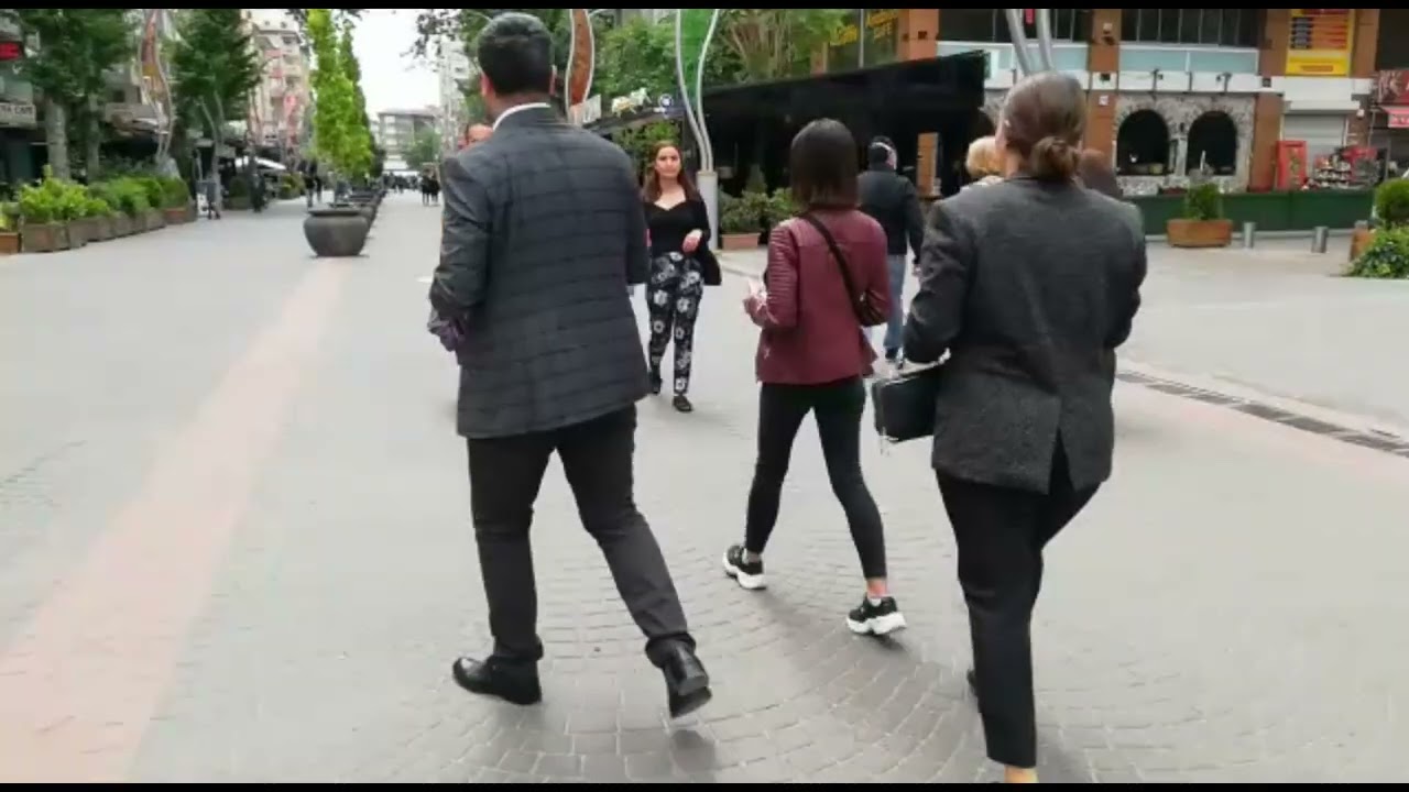 HezKurd, Kürt Dil Bayram'ında Diyarbakır'da Kürt Alfabesi'nin bulunduğu binlerce kart dağıttı