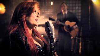 Wynonna & The Big Noise - Things That I Lean On