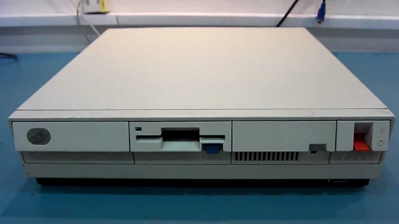 The IBM PS/2 Model 30 8086 External Overview