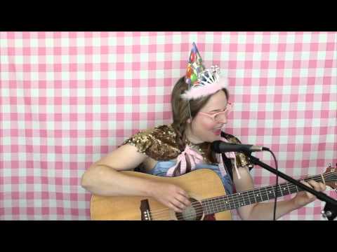 HAPPY BIRTHDAY ELIZABETH! Sparkles, Kittens and Tiaras!