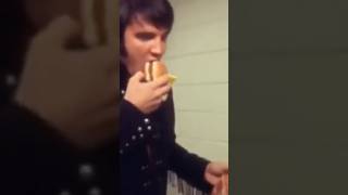 Elvis eating McDonald’s before a show #elvis #usa #rock #elvispresley #live #mcdonalds #fypシ #new