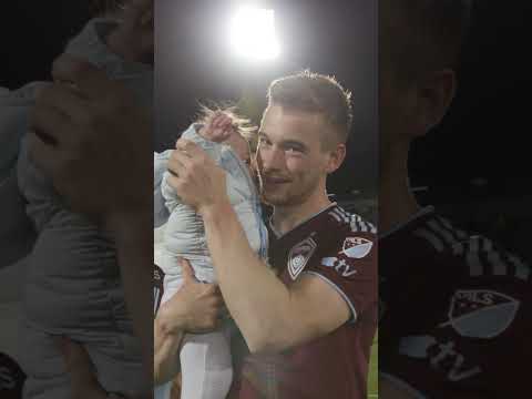 🥹⚽️ FÚTBOL IS FAMILY: Connor Ronan welcomes his son onto the pitch for the first time #shorts