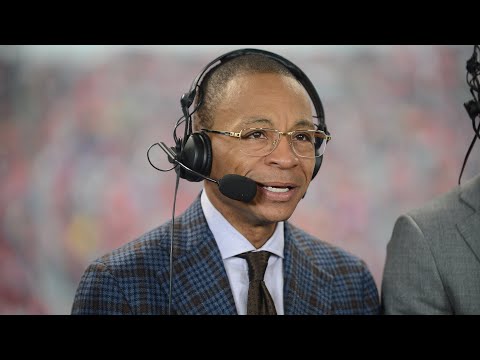 Video of Gus Johnson Watching His OSU vs. Penn State Highlights While Going To Airport