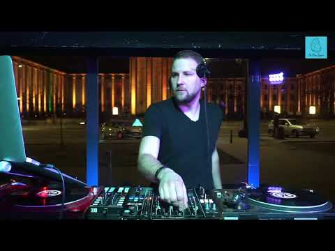 The Blue Oyster: DKC / 16.03 / 20 - 21