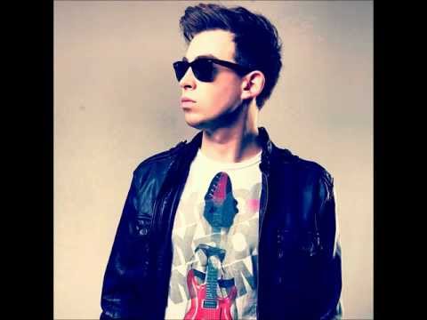 Deniz Koyu feat. Avicii - BONG INTO DARKNESS (HARDWELL MASHUP) [2012 HD/HQ]