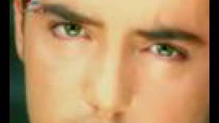 Gökhan Özen -  Üşüyorum