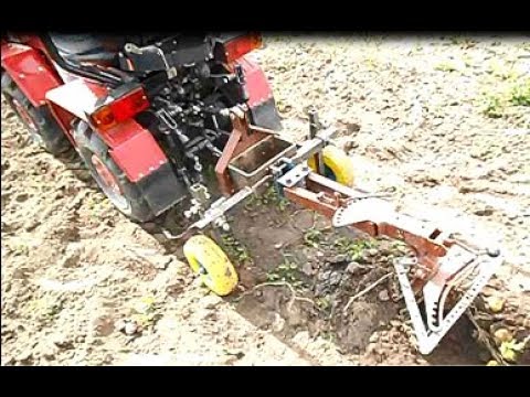 , title : 'Potato digging with mini tractor MTZ 132H'