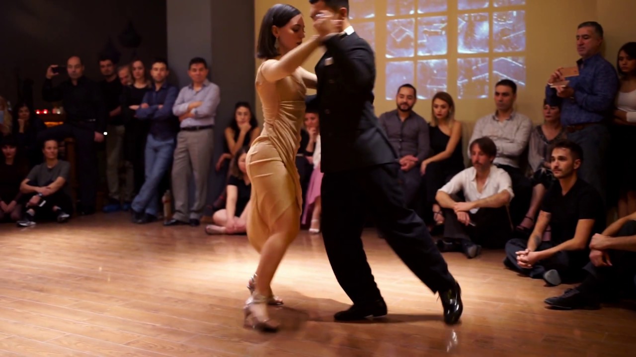 Nida İnceoğlu & Batuhan Boy / Una Noche De Tokyo - 1/4