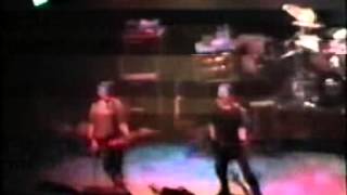 The Offspring - 08 - Kick Him When He's Down (London 1994)