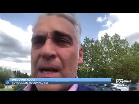 07/05/2022 TG 50CANALE - Pisa - Treno in transito con passaggio a livello aperto in via delle Rene.