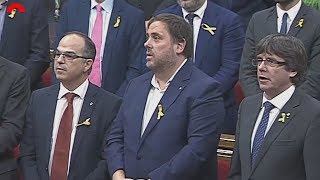 El PARLAMENT canta HIMNO de CATALUÑA tras INDEPENDENCIA (27/20/2017)