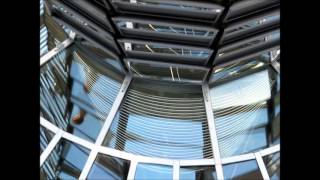 Download lagu MyBerlin.Tv The Reichstag Flags & Cupola mp3