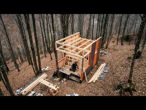 A Small Cabin Build That Proves Size Doesn’t Limit Comfort