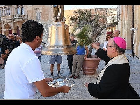 Tberik tal-qanpiena ġdida tal-Katidral tal-Imdina