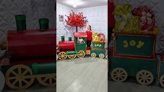 Olha essa LOCOMOTIVA de Natal! 🎄🚂 Um cenário incrível feito de papelão — Faça a sua!