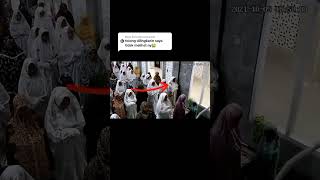Download lagu penampakan hantu di masjid ketika sedang sholat #shorts mp3 Download lagu penampakan hantu di masjid ketika sedang sholat #shorts mp3
