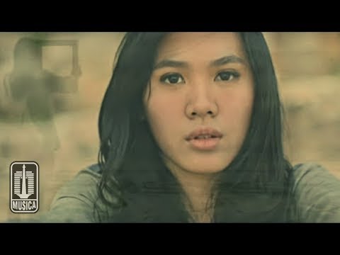 Sheryl Sheinafia - Rasa Sunyi (Official Music Video)