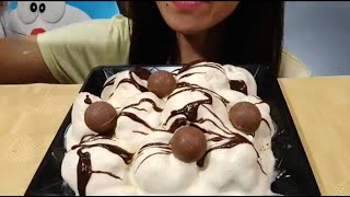 White icecream eating sounds