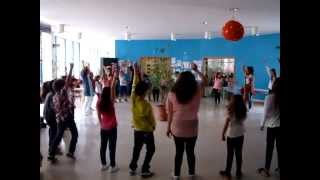 preview picture of video 'VI ENPAR - Dança da Carrasquinha (Agrup. Padre João Coelho Cabanita, Loulé)'