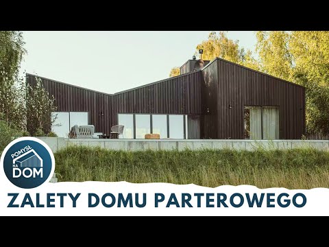 Nowoczesny dom 120 m2 dla 2+2. Salon z wielkimi drzwiami harmonijkowymi - Pomysł na Dom #121