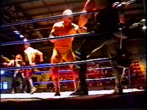 Kowboy Mike Hughes & Kingman vs Buddy Lane & Kurrgan - RAW - June 2001 (NOT FULL MATCH)