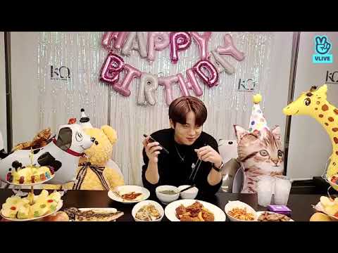 ENG SUB 🐻🎂Jongho Birthday🎂🐻 Ateez Vlive 211011 |  #jongho #ateez #atiny