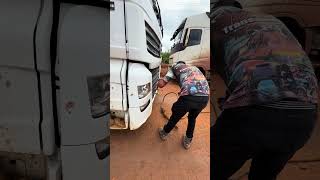 O RESGATE DO METEOR. Após 3 dias atolado. #automobile #tractor