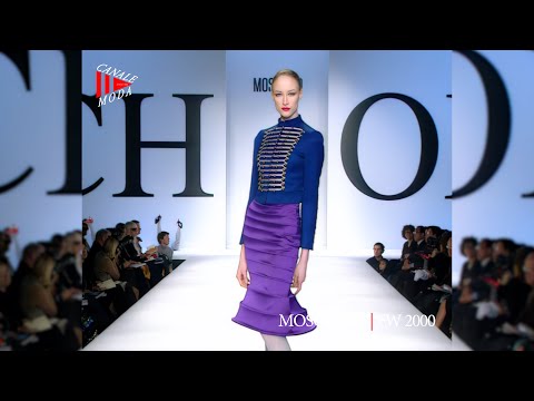 MOSCHINO Fall Winter 2000 Milan 4K The Wizard of Oz - Canale Moda