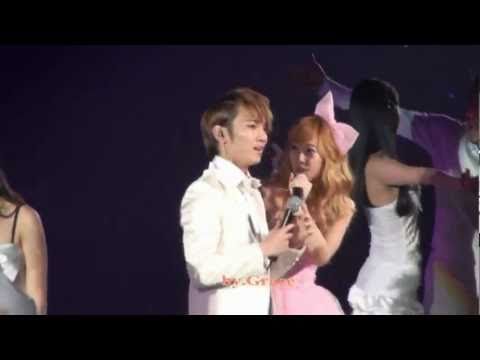 [Fancam]100417Jessica (SNSD)&Key (SHINee)- Barbie Girl @1st Asia tour in Shanghai