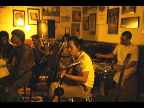 Deugalih and folks - river in the house live