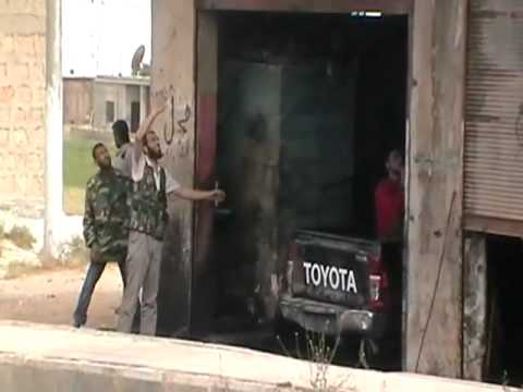 التصدي للطيران المروحي أثناء مجريات معارك تحرير مدينة الأتارب بواسطة رشاش دوشكا من قبل كتيبة قبضة الشمال