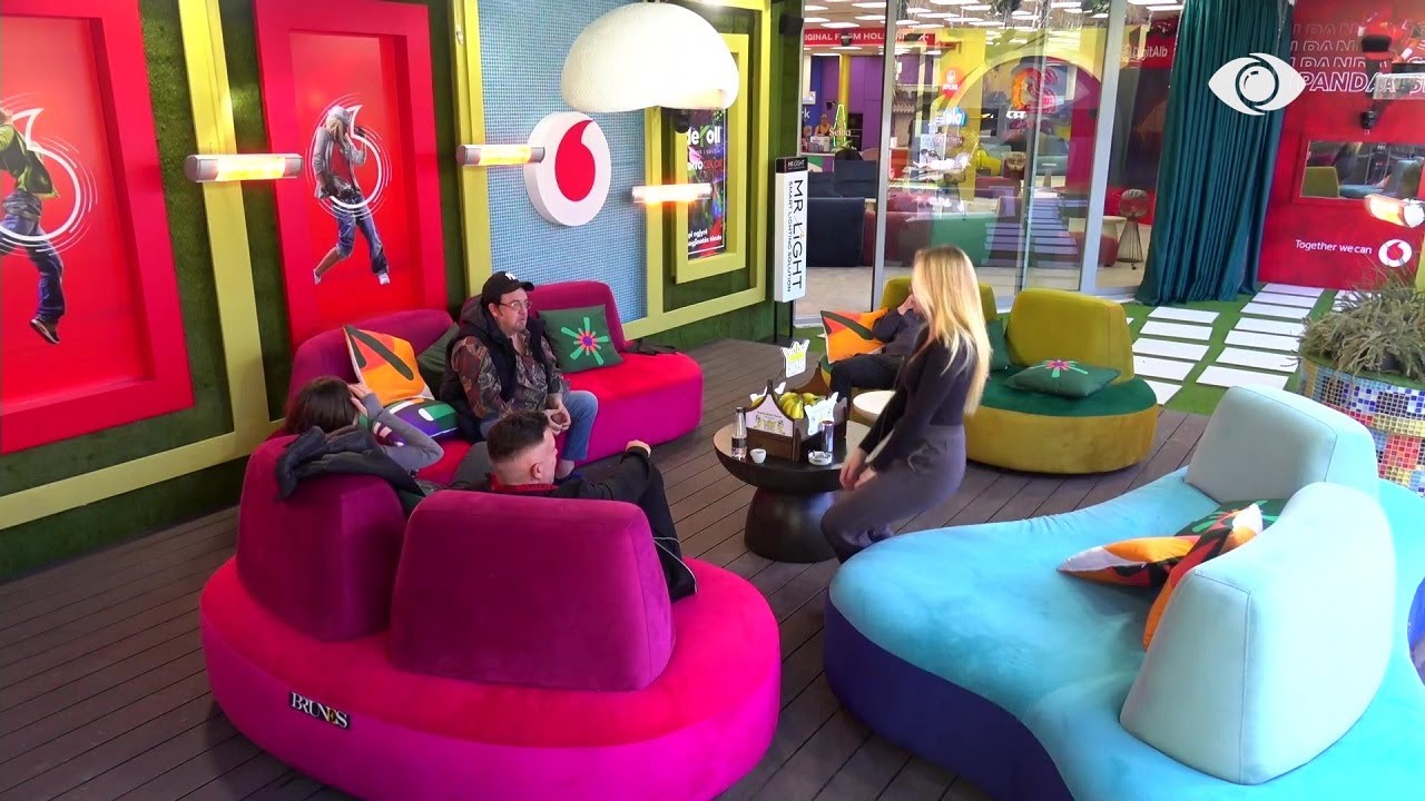 “E vetmja lojë që po bën është me Romeon”/ Françeska thumbon Heidin për Gazin