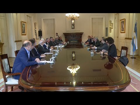 Video: Fernández analizó y la UIA analizan el crecimiento sostenido de la Argentina